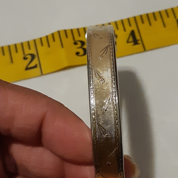 Vintage Clamp Bracelet With Safety Chain Lock, Gold Tone Megerments are in photo - Picture 8 of 9